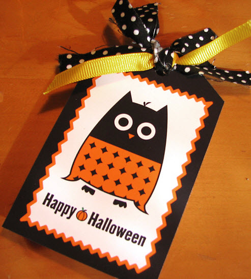 Halloween owl tag