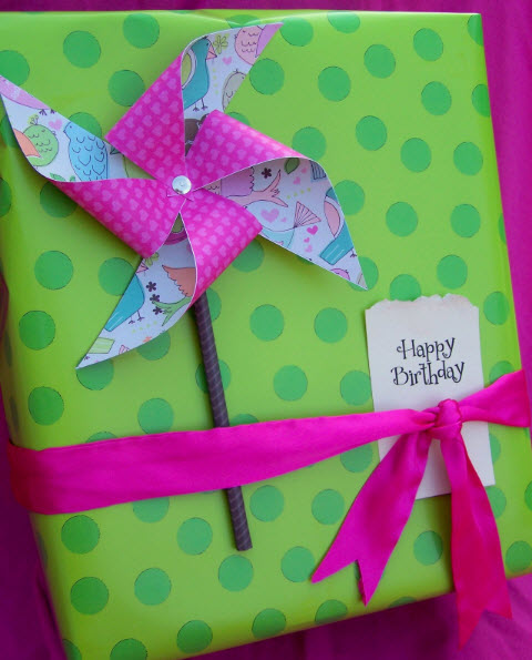 easy colorful gift wrap idea